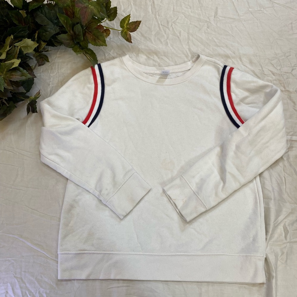 Kids crew neck.